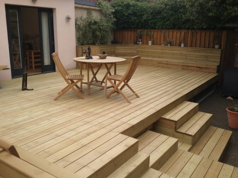 Installer une terrasse en bois : étapes détaillées, outils indispensables et erreurs à éviter pour un chantier réussi